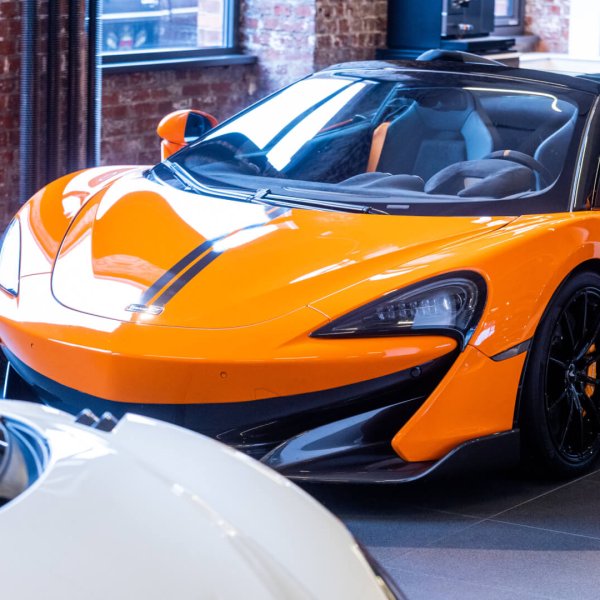 Showroom McLaren-4