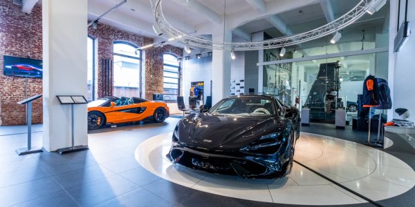 Showroom McLaren-6